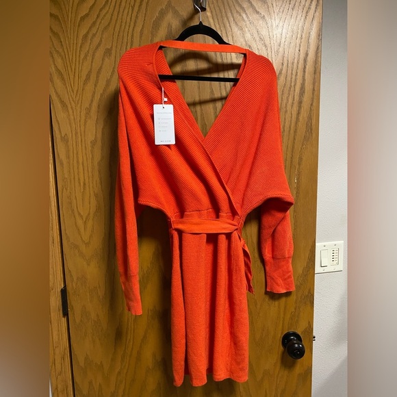 Zesica Batwing Long Sleeve Wrap Pullover Sweater Dress - SZ L - NWT - Picture 11 of 13